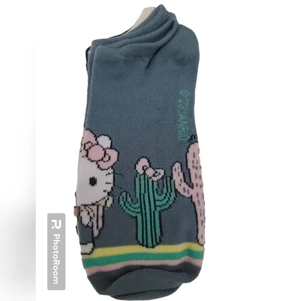 Hello Kitty 5 Pair Women's No Show Socks Shoe Size 4-10